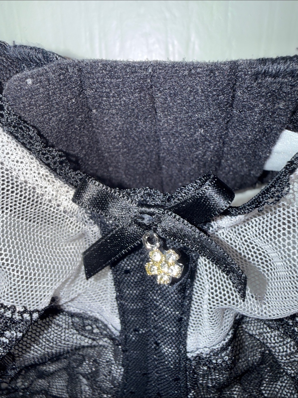Wacoal Black Lace Underwire Bra with Sheer Panels - Picture 4 of 6